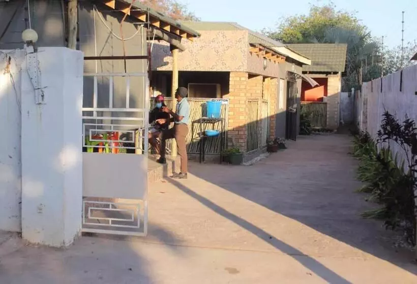 پانسیون Universe Guesthouse