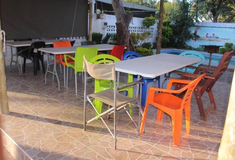 بنسيون Universe Guesthouse