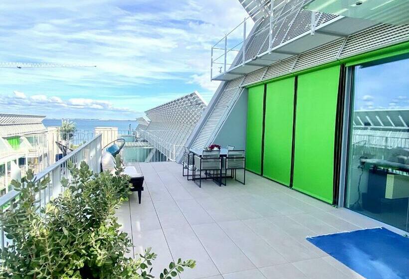 Penthouse With Stunning River Views