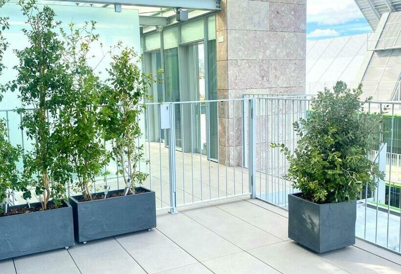 Penthouse With Stunning River Views