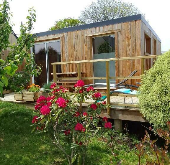 Tiny House Dans Jardin Arboré