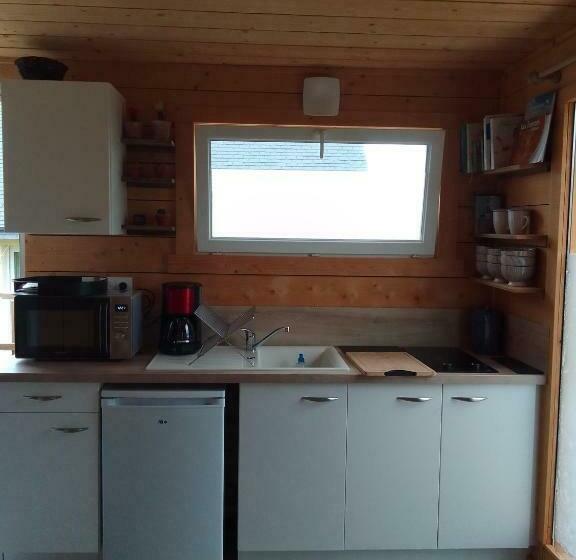 Tiny House Dans Jardin Arboré