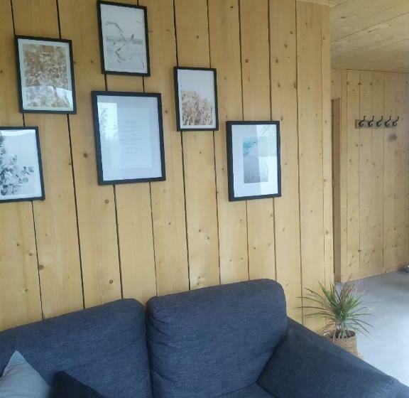 Tiny House Dans Jardin Arboré