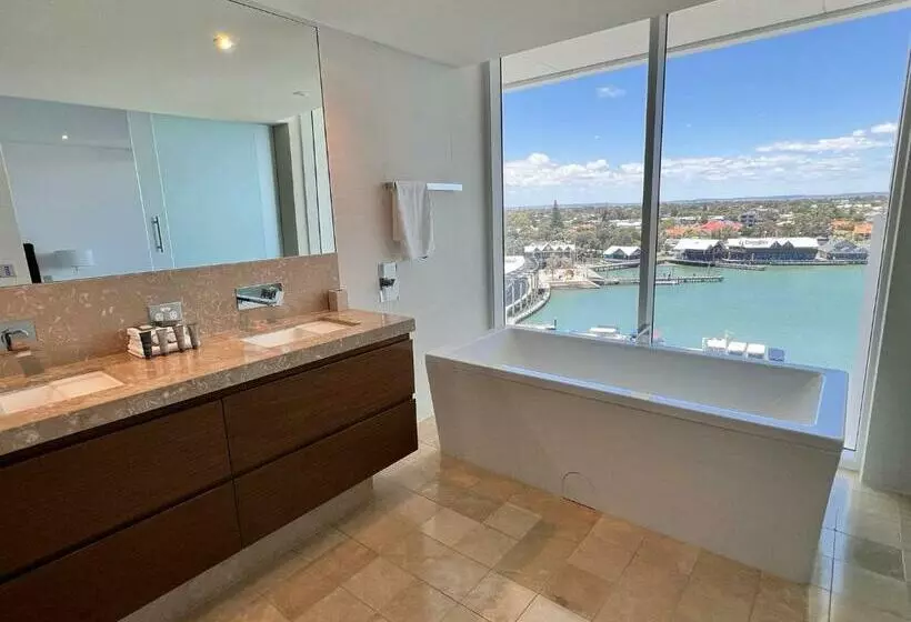 Bayview 705