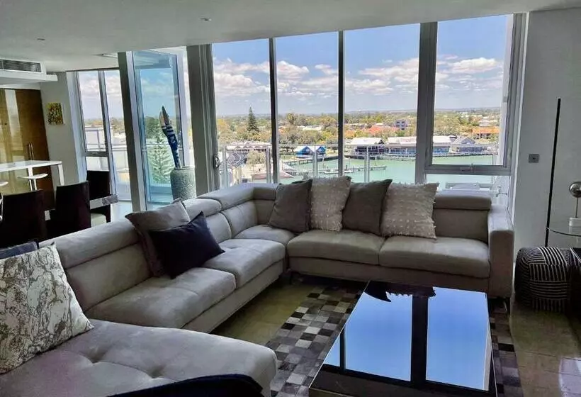 Bayview 705