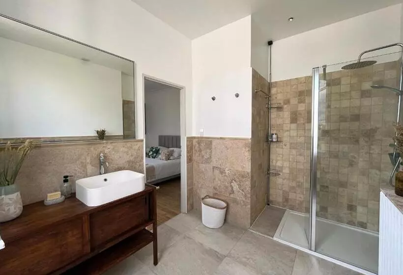 La Madeleine, Nichée Au Cœur De Saint émilion