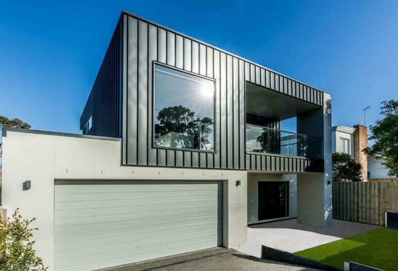 Luxury On Bayview Wifi Linen Included