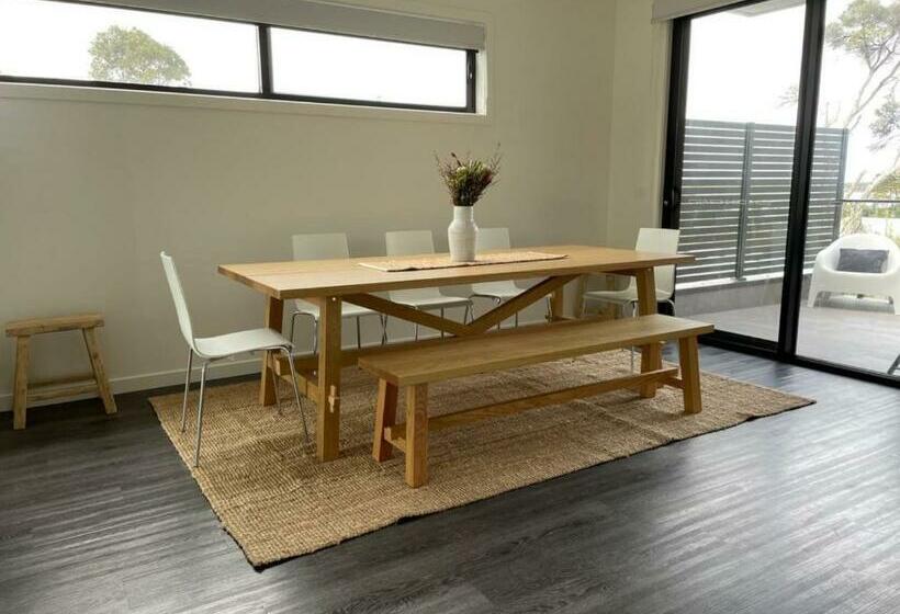 Luxury On Bayview Wifi Linen Included