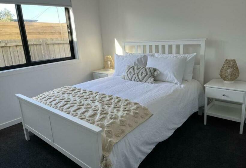 Luxury On Bayview Wifi Linen Included