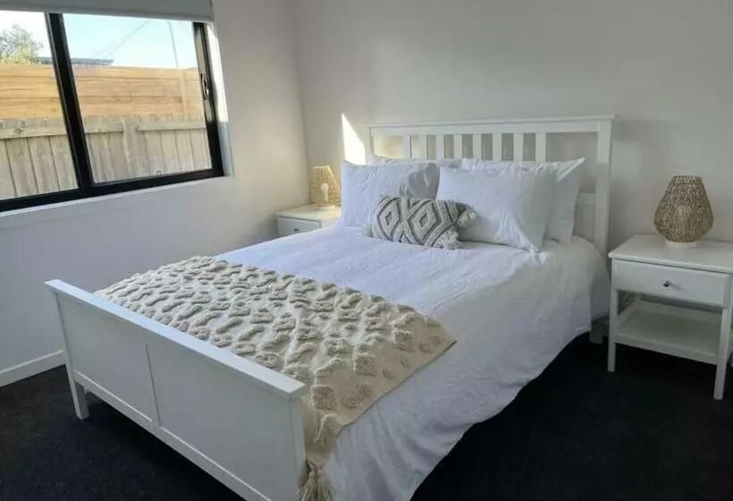 Luxury On Bayview Wifi Linen Included