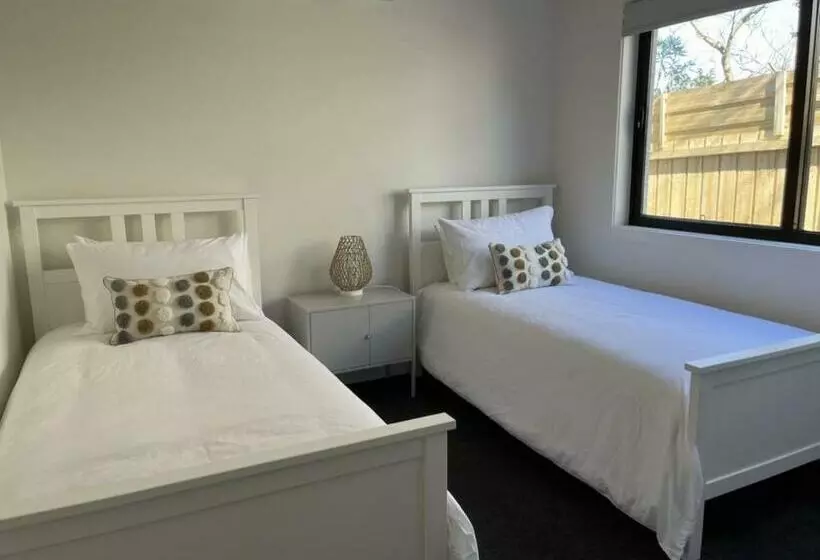 Luxury On Bayview Wifi Linen Included