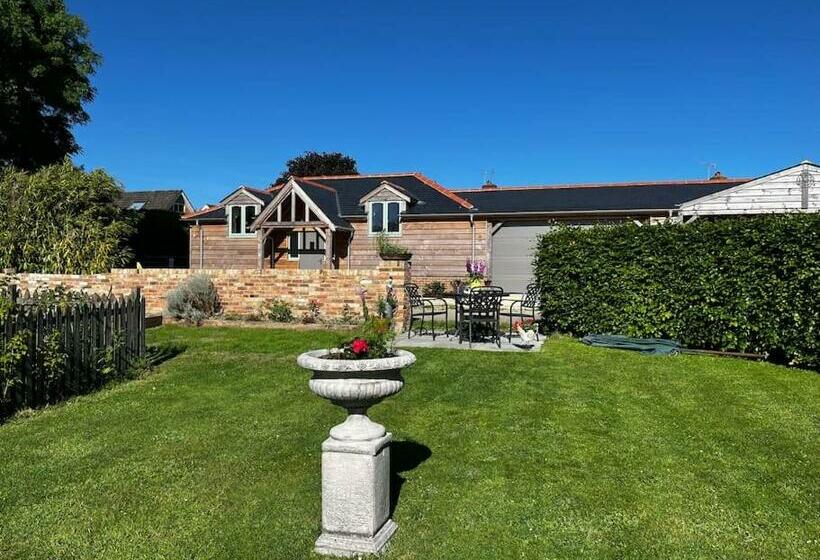 Byre   Farm Cottage On 9 Acre Equestrian Small Holding