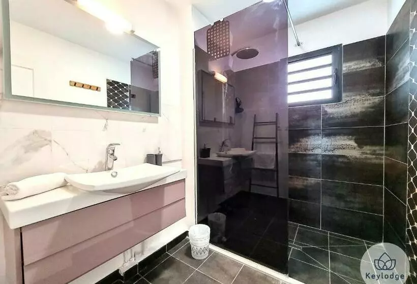 Le Waikiki   69m2   Saint Denis