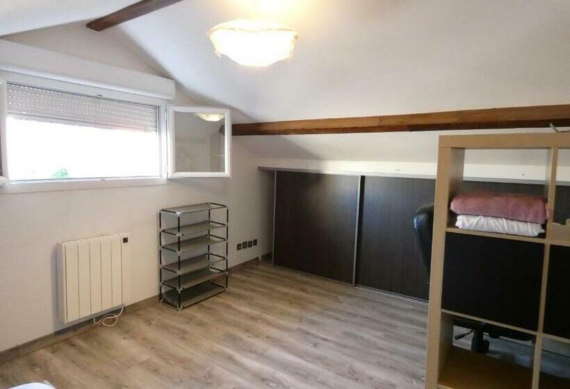 Maison Moderne Et Spacieuse Avec Piscine