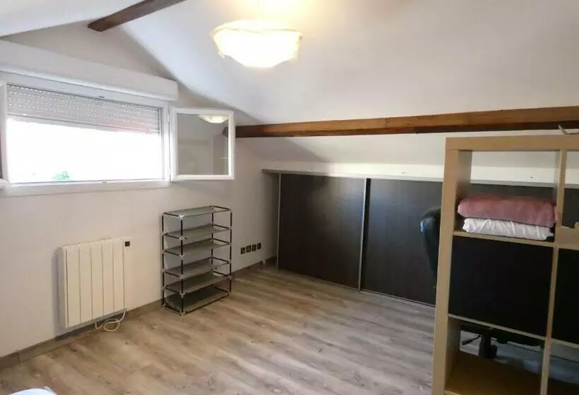 Maison Moderne Et Spacieuse Avec Piscine
