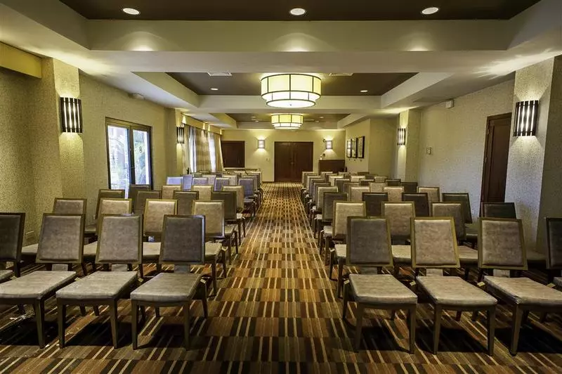 هتل Bw Premiere Petion-ville