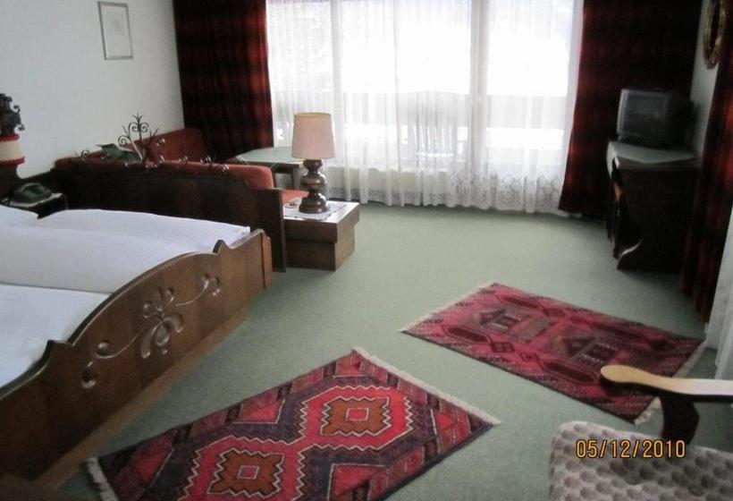 בית מלון כפרי Einhorn