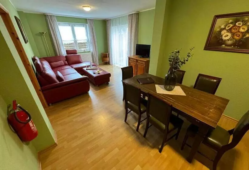 בית מלון כפרי Seeschlösschen & Ostseeperle