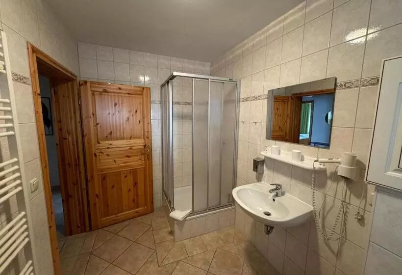 בית מלון כפרי Seeschlösschen & Ostseeperle