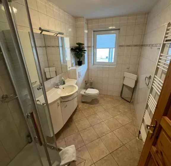 בית מלון כפרי Seeschlösschen & Ostseeperle