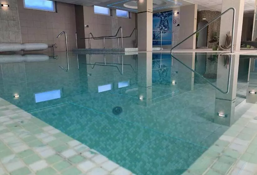 בית מלון כפרי Granada Conference, Wellness And Sport