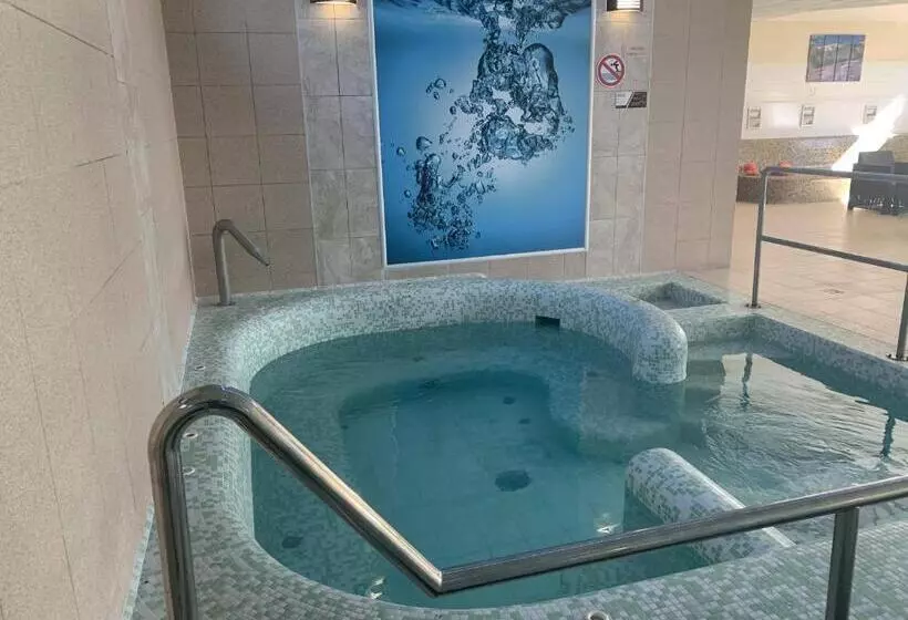 בית מלון כפרי Granada Conference, Wellness And Sport