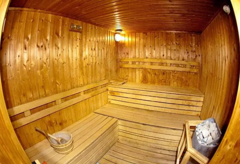 בית מלון כפרי Granada Conference, Wellness And Sport