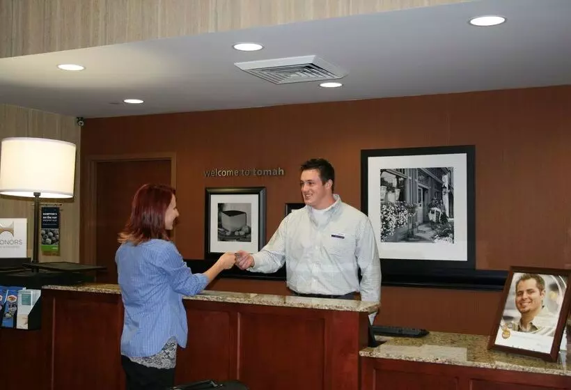 Отель Hampton Inn Tomah