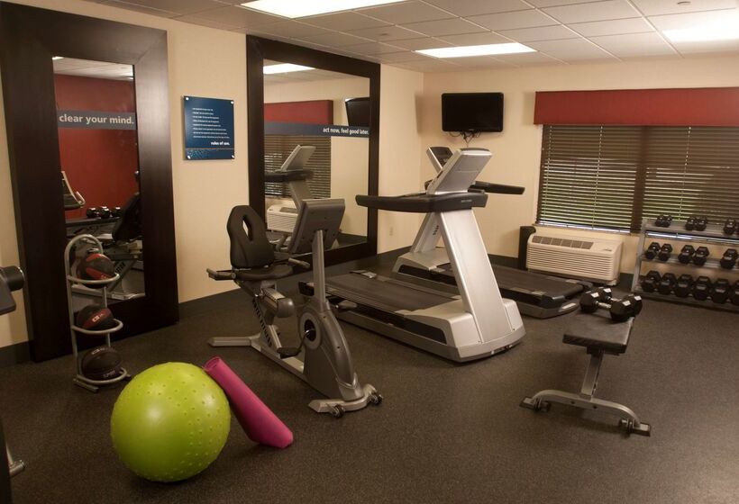 호텔 Hampton Inn Tomah