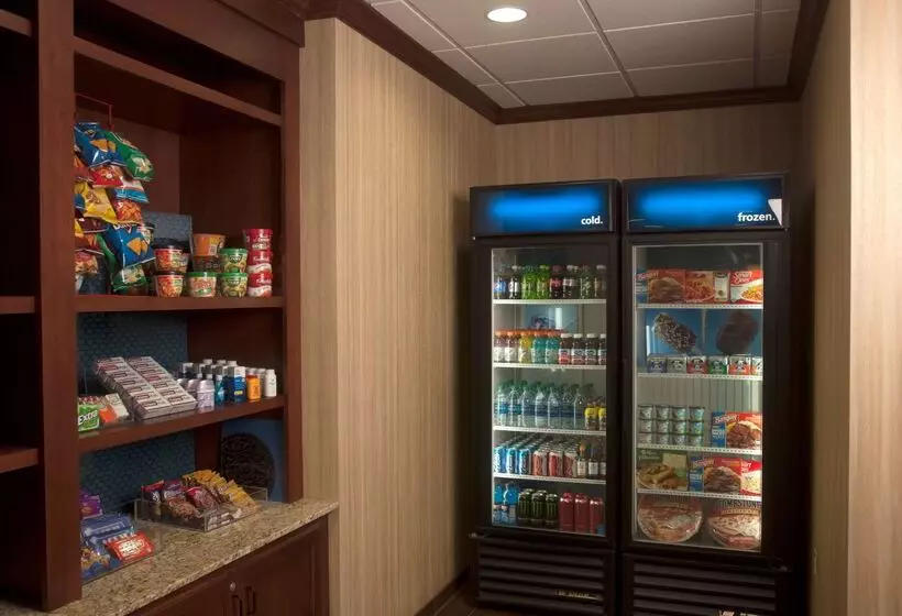 Отель Hampton Inn Tomah