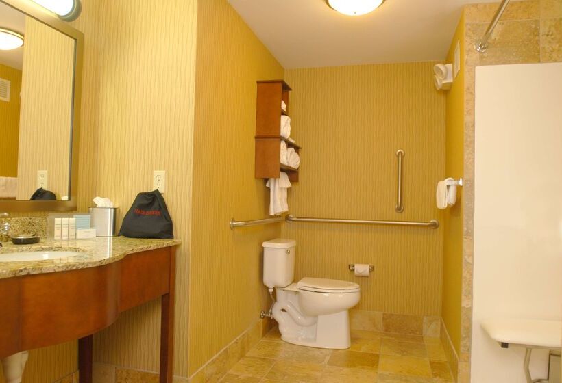 호텔 Hampton Inn Tomah