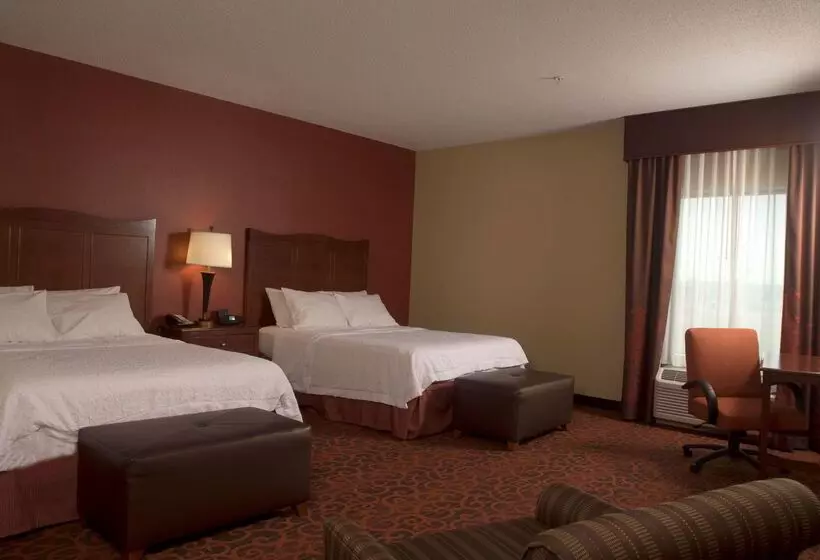 Отель Hampton Inn Tomah
