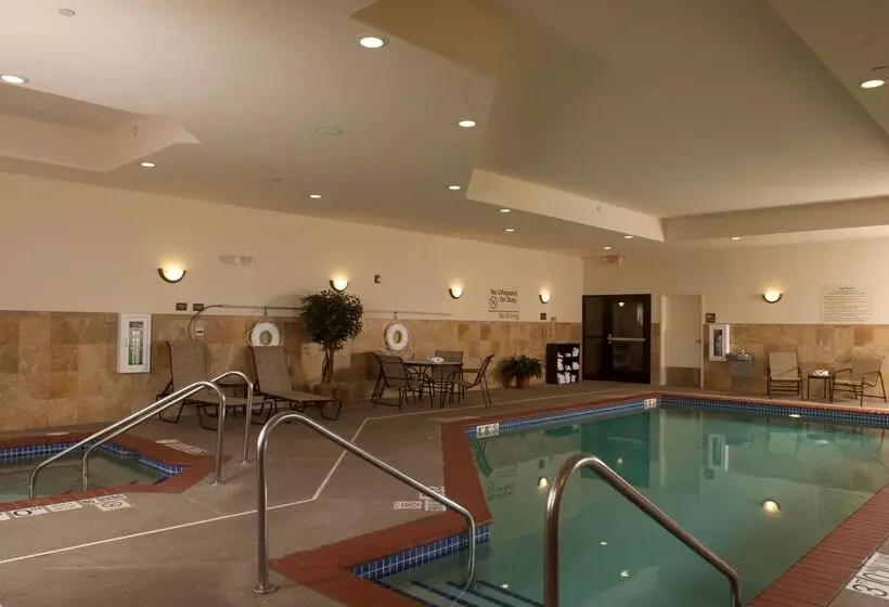 Отель Hampton Inn Tomah