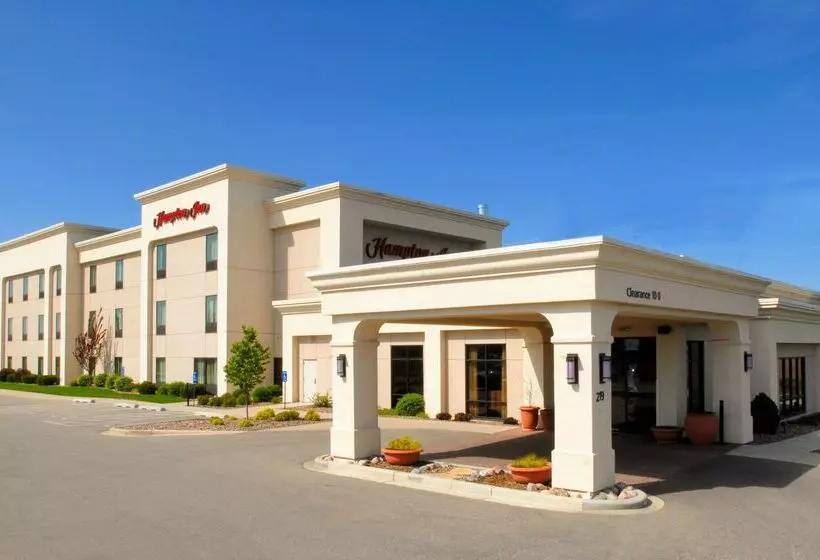 Отель Hampton Inn Tomah