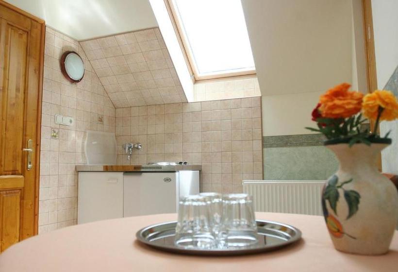 בית מלון כפרי élet Es Energia Egészségjavító Szalon