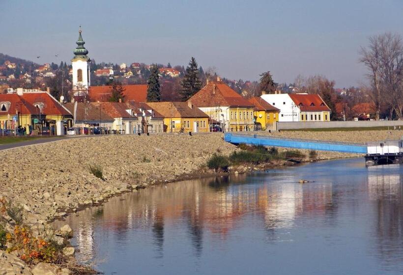 فندق Mathias Rex