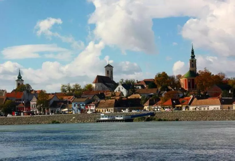 فندق Mathias Rex