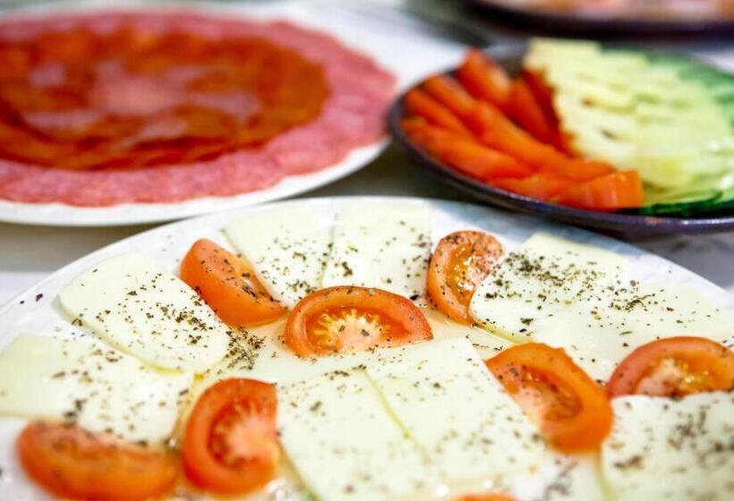 فندق Mathias Rex