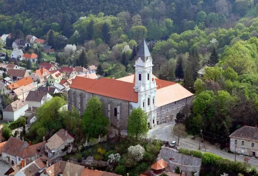 בית מלון כפרי Sopron Monastery
