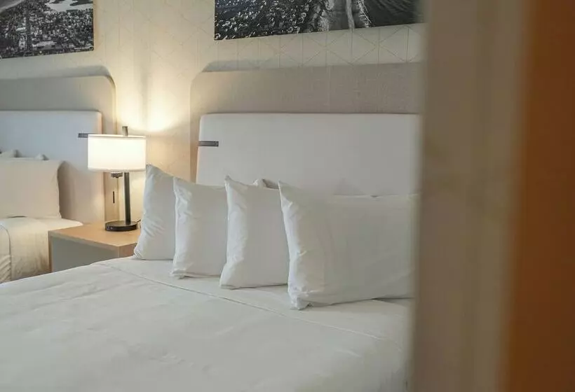 ホテル The Boulevard