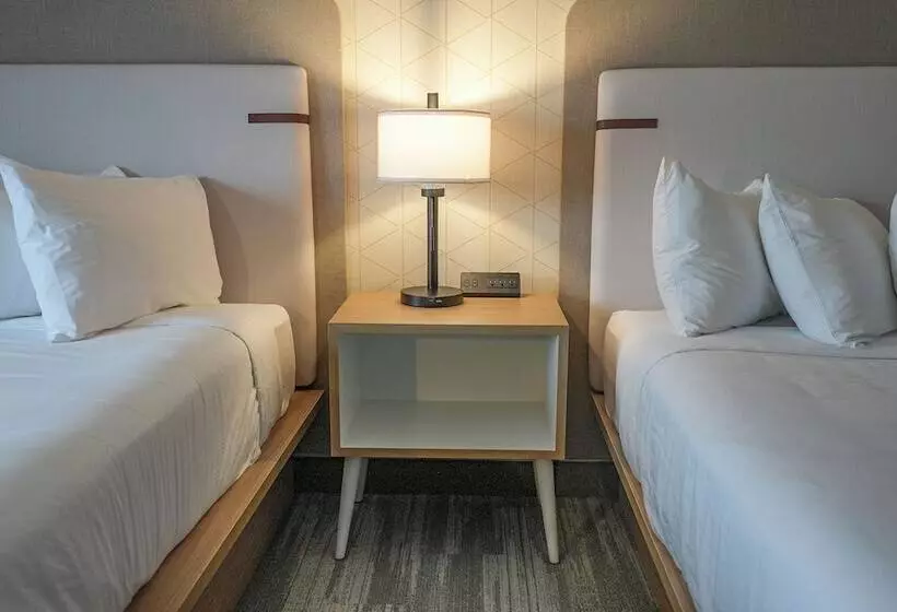 ホテル The Boulevard