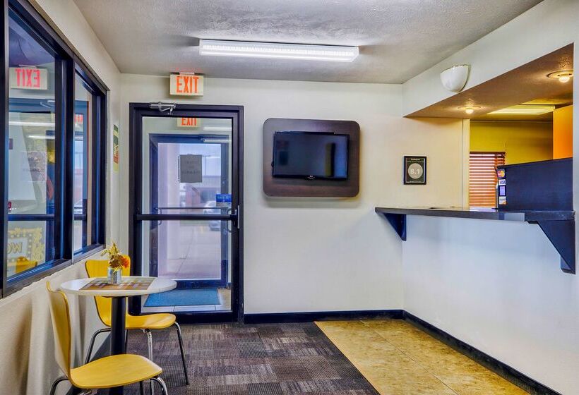 Motel 6 Percival, Ia