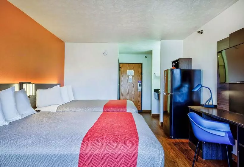 Motel 6 Percival, Ia