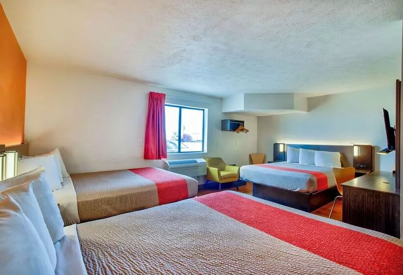 Motel 6 Percival, Ia