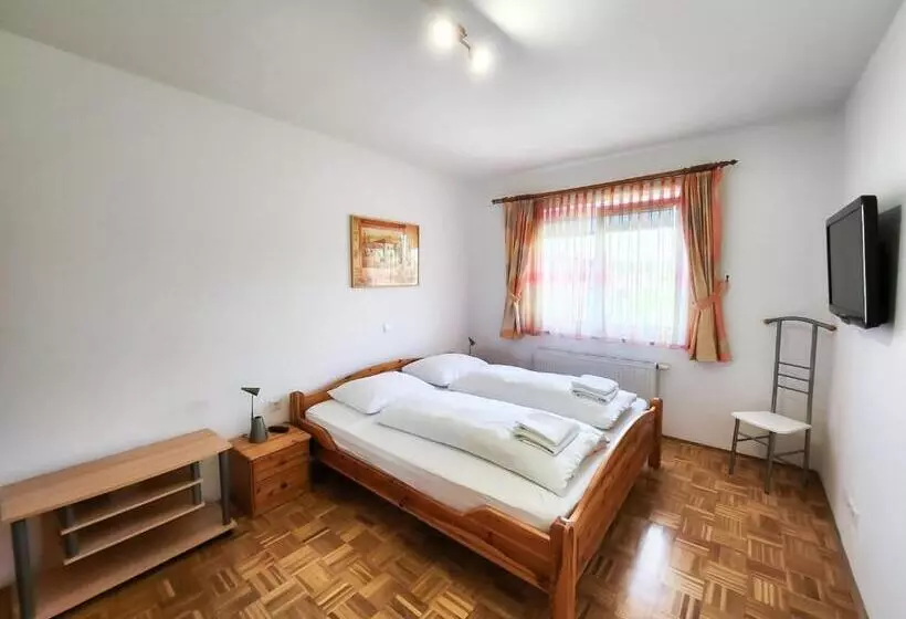 پانسیون Guest House Mlada Lipa