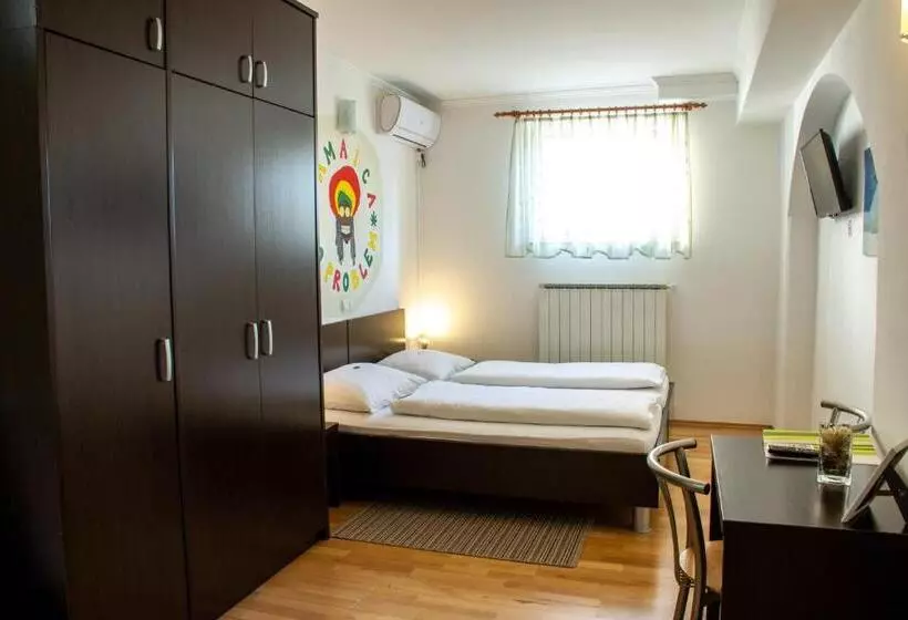 پانسیون Guest House Mlada Lipa