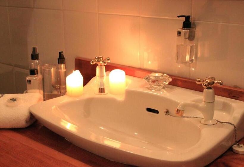 פנסיון The Old Trading Post