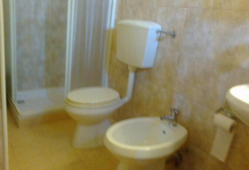 منتجع Roman Beach