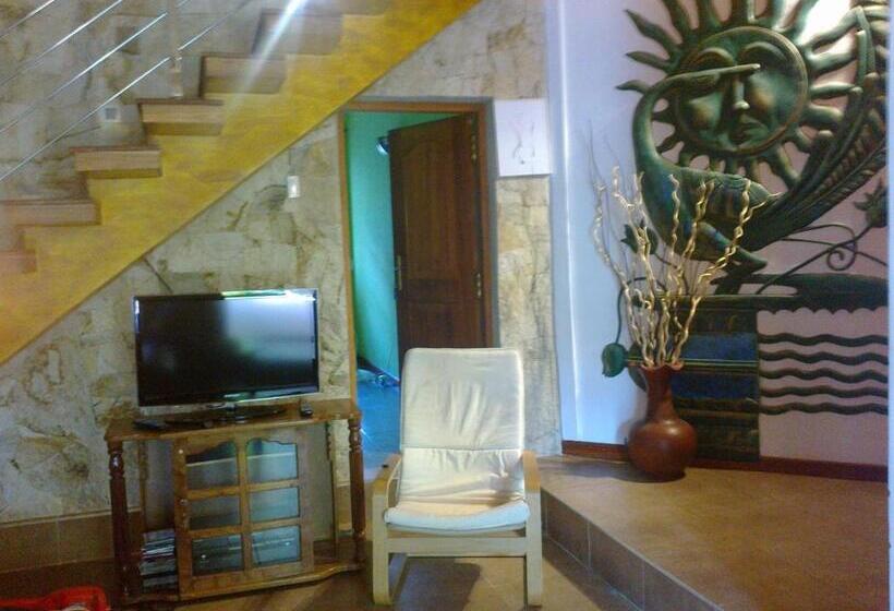 منتجع Roman Beach