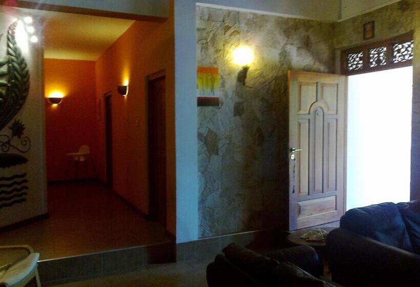 منتجع Roman Beach